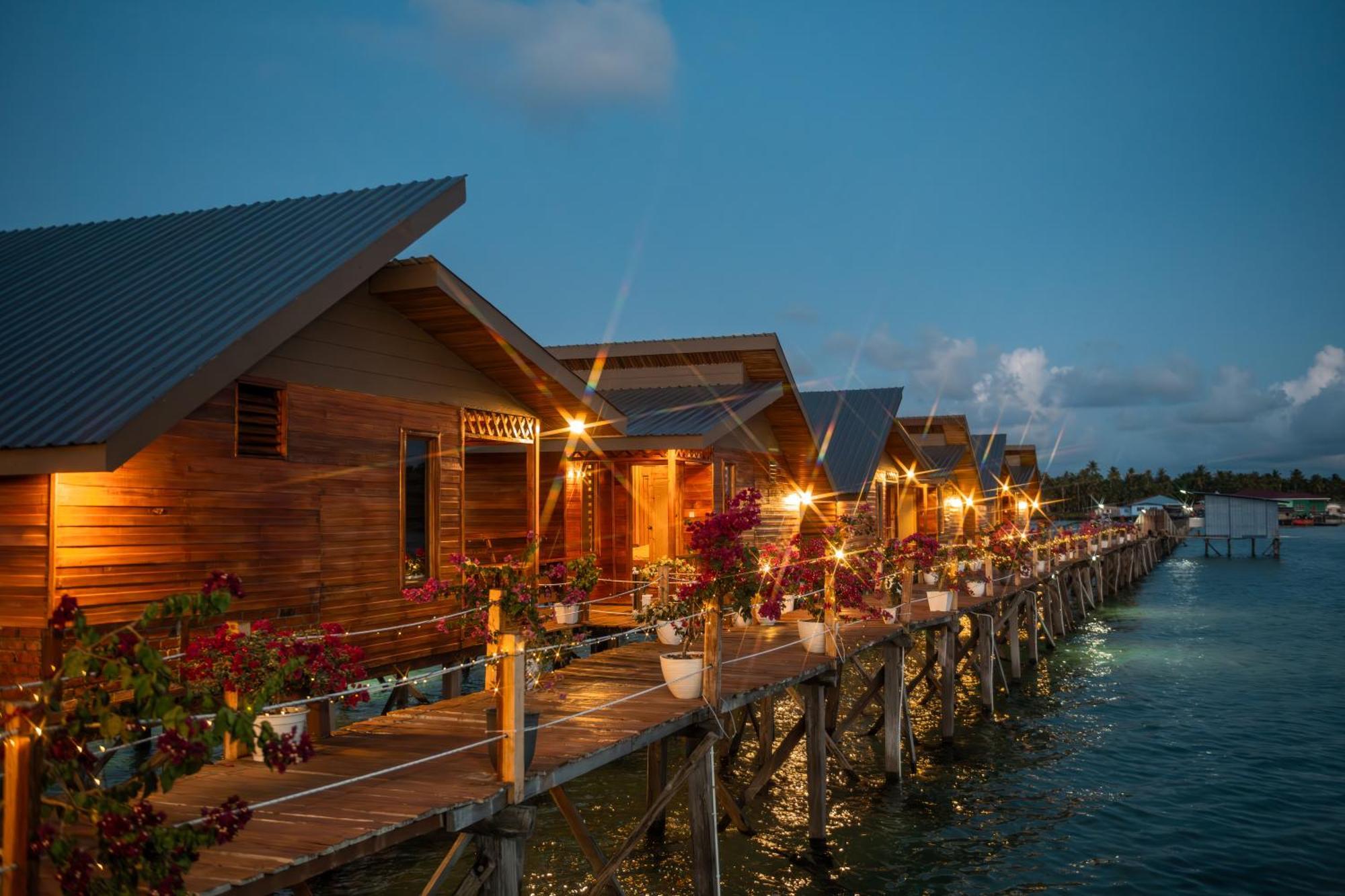 La Water House Semporna Bed & Breakfast Ngoại thất bức ảnh