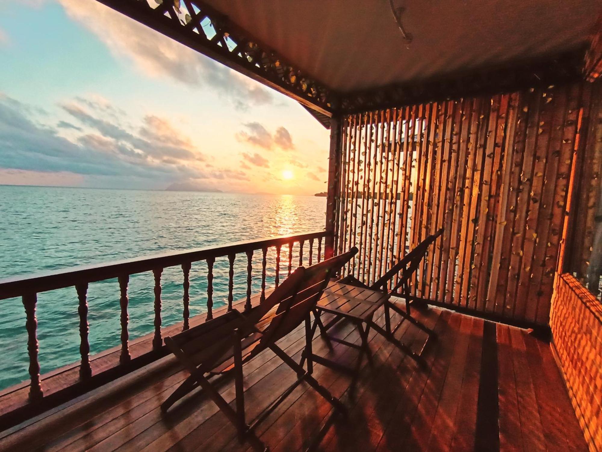 La Water House Semporna Bed & Breakfast Ngoại thất bức ảnh